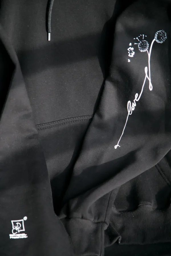 Hoodie Love tattoo σε χρώμα μαύρο - Image 6